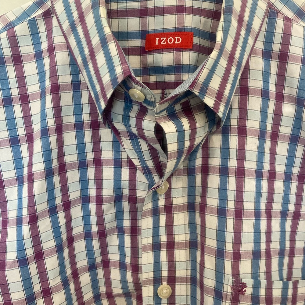 Izod men’s long sleeve button down shirt.